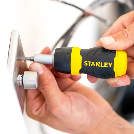 STANLEY MULTIBIT STUBBY SCHROEVENDRAAIER MET RATEL