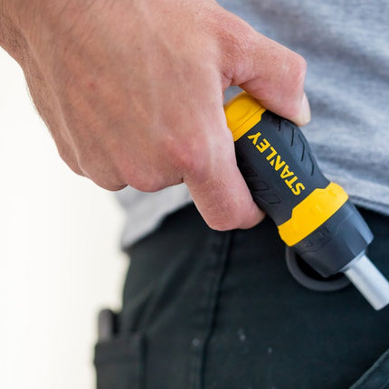 STANLEY MULTIBIT STUBBY SCHROEVENDRAAIER MET RATEL