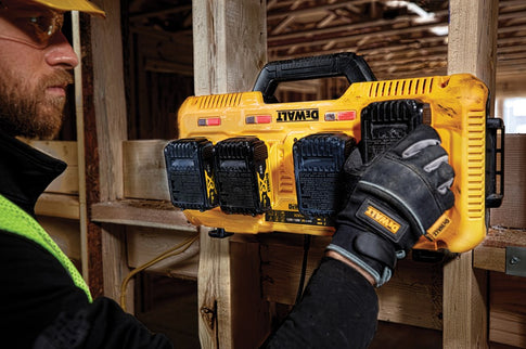DeWALT 12v-18v / xr flexvolt 4-poort snellader DCB104