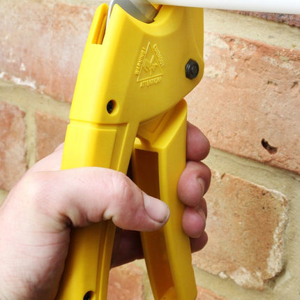 Stanley Plastic Pijpsnijder 28mm – 0-70-450