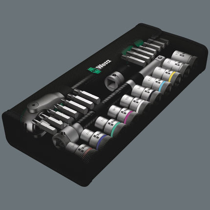 <b>Innovatieve textielen boxen</b><br/>De innovatieve textielen boxen bieden een verrassende verlichting bij de mobiliteit en nemen minder plaats in. Dezelfde hoeveelheid gereedschap die tot dusver met minstens één hand aan een handvat moest worden gedragen, is nu in een compacte box verpakt, die op