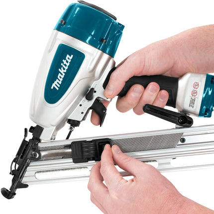 Makita AF635 8 Bar Brad Tacker 15 Ga
