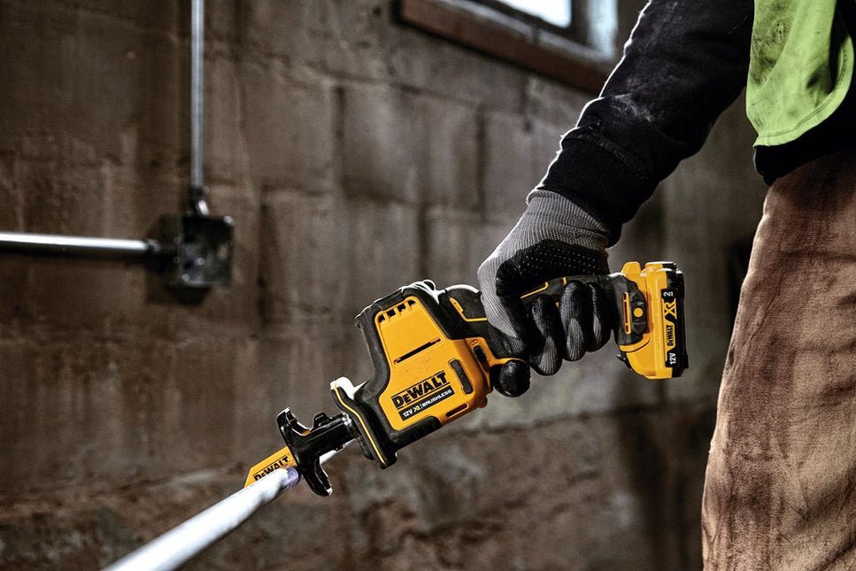 DeWALT 12v xr brushless compacte reciprozaag 2x 2.0ah in tstak koffer DCS312D2