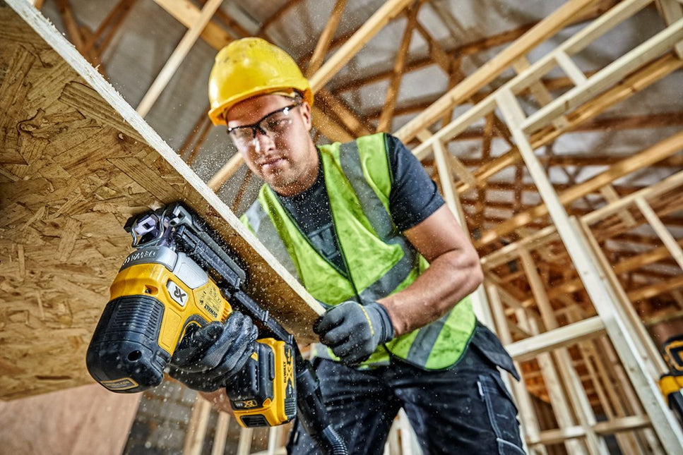 DeWALT 18v xr brushless body grip decoupeerzaag 2x 5.0ah in tstak koffer DCS335P2