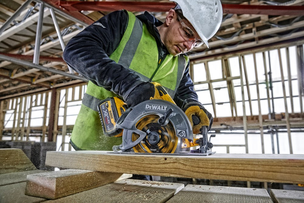 DeWALT 54v xr flexvolt 190mm cirkelzaag in tstak - zonder accu en lader DCS578NT