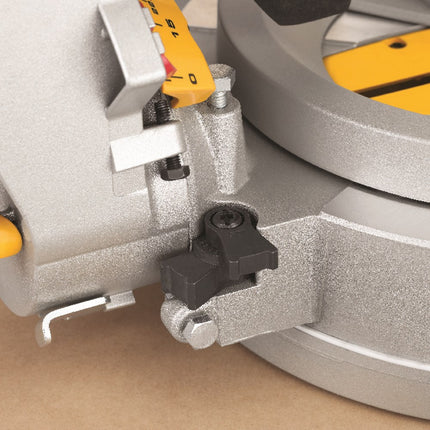DeWALT Afkortzaagmachine DWS780