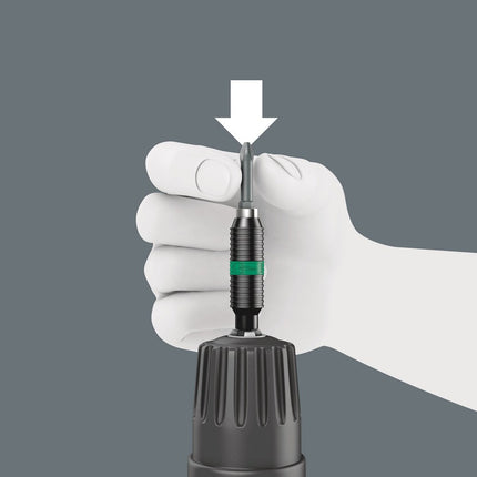 <b>Rapid-in en self-lock</b><br/>Zonder aanraking van de schuifhuls kan de bit in de houder gezet worden. Zodra de bit in de schroef gezet word, word ze automatisch vergrendelt. De bit zit veilig en vast.