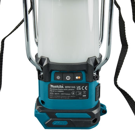 Makita MR010GZ 40V Max Camping Lamp met Radio en Bluetooth