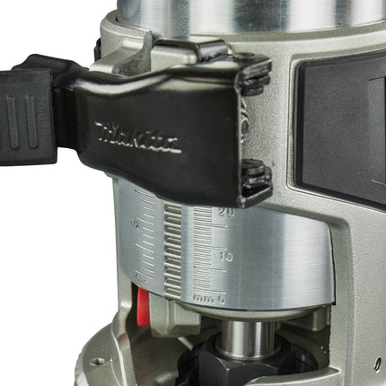 Makita RT001GZ14 40V Max Kantenfrees